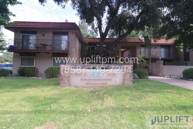 Building Photo - 2 bed 1 bath condo in Alpine with pool in ...