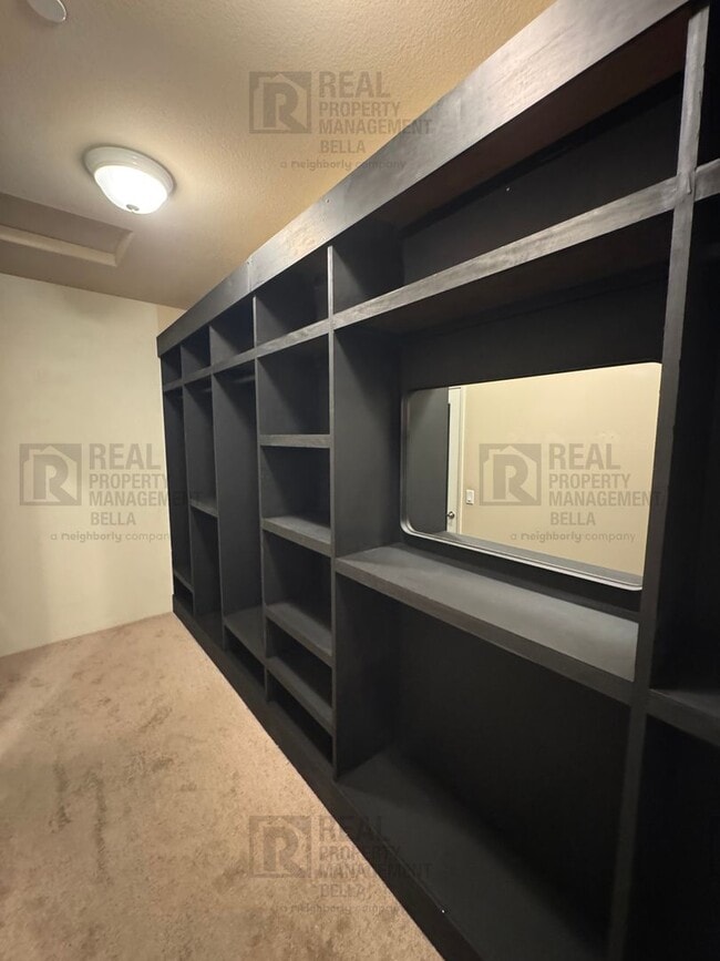 Building Photo - Modern Comfort Meets Resort Living – Gorgeous Single-Story in The Lakes Community