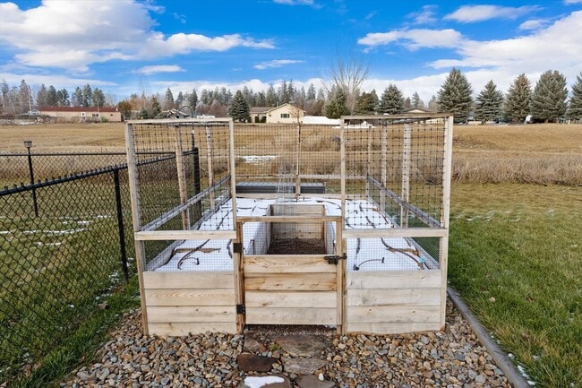 Building Photo - 1015 Riparian Dr