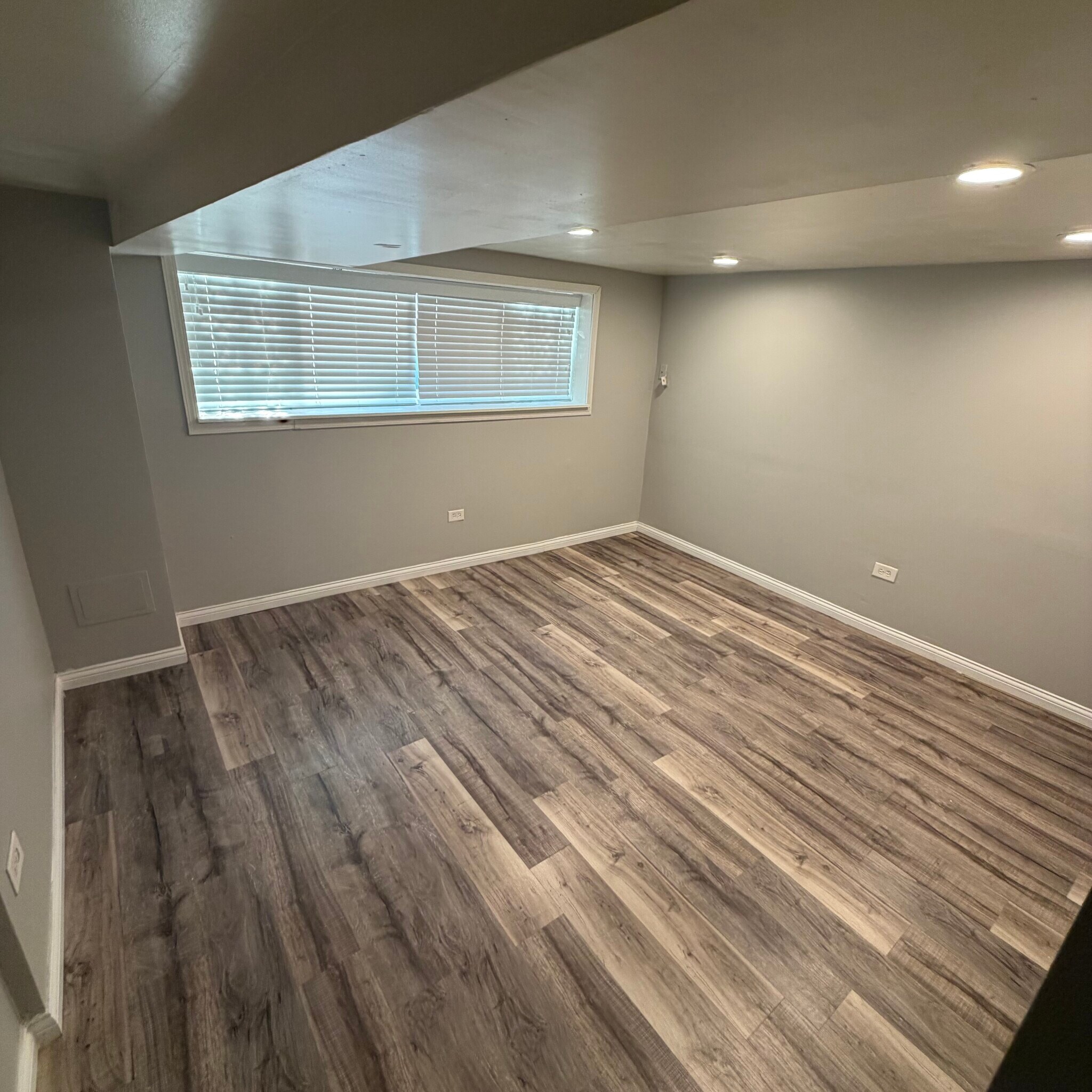 Building Photo - 1717 N Lotus Ave