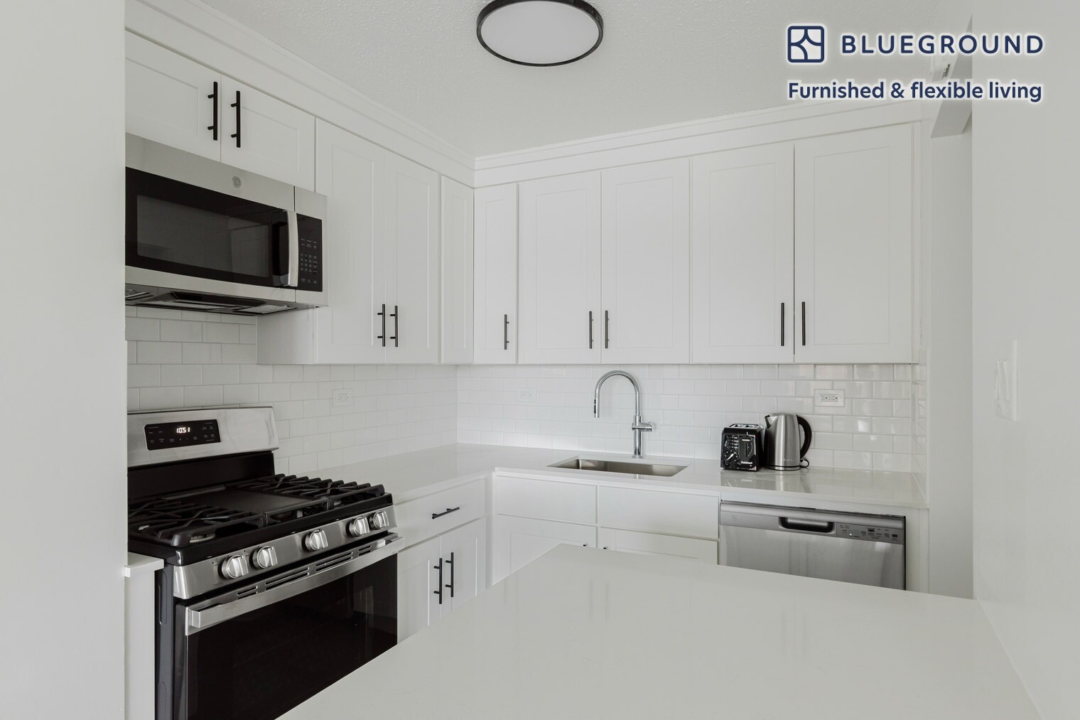 Building Photo - 30 Waterside Plaza