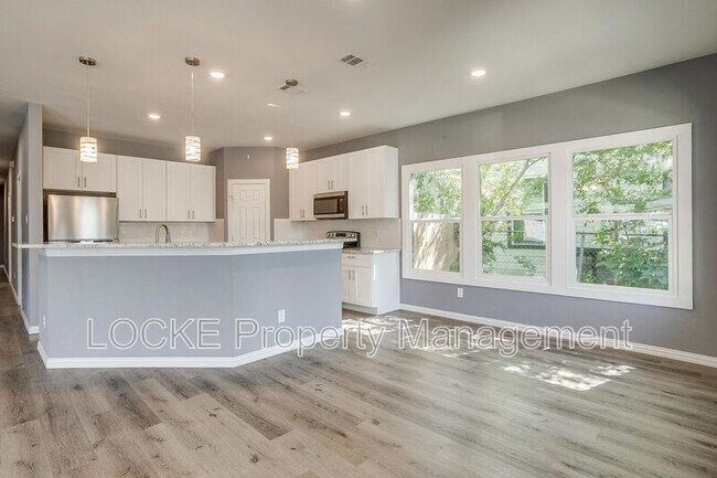 Building Photo - 1117 E Cantey St