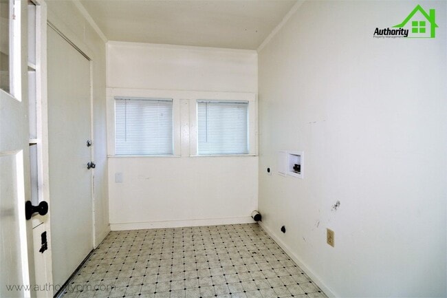 Building Photo - 1141 Magnolia Ave