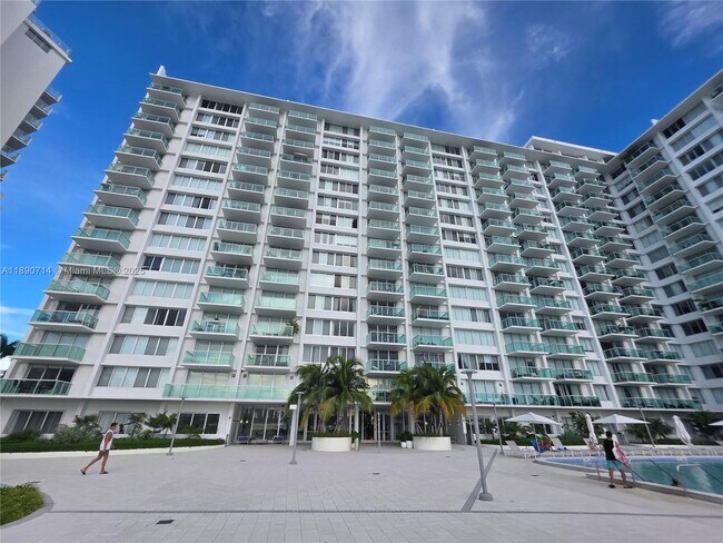 Building Photo - 1000 West Ave