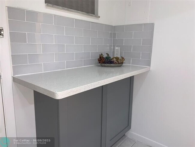 Building Photo - 404 NW 68th Ave
