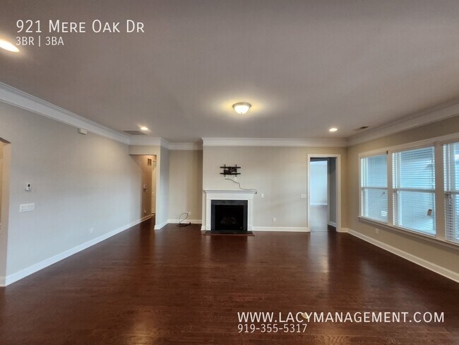 Building Photo - 921 Mere Oak Dr
