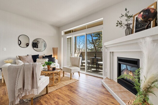 Building Photo - Students Welcome! 3 Bed, 2 Bath Condo in Rockbridge, SE Fort Collins