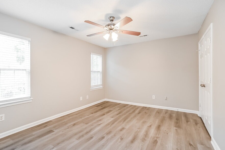 Building Photo - 941 Milkwood Ln