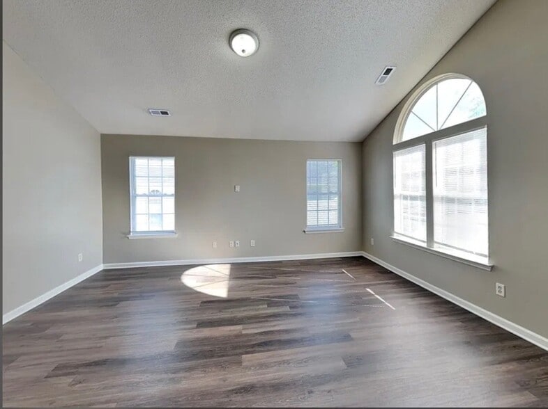 Building Photo - 8731 Purple Thistle Ln