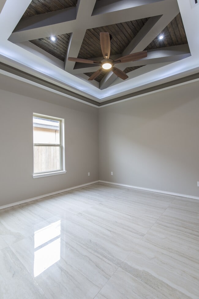 Building Photo - 10903 N 29th Ln