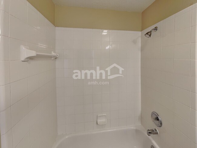 Building Photo - 831 Shore Breeze Way