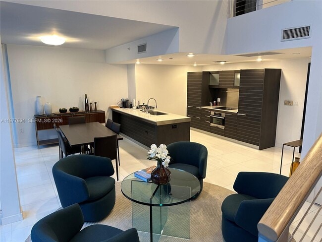 Building Photo - 200 S Biscayne Blvd