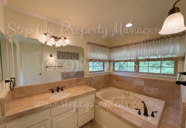 Building Photo - Spacious Curtis Creek Ranch Home in a Quiet Cul-de-Sac with Large Garage & Private Outdoor Space