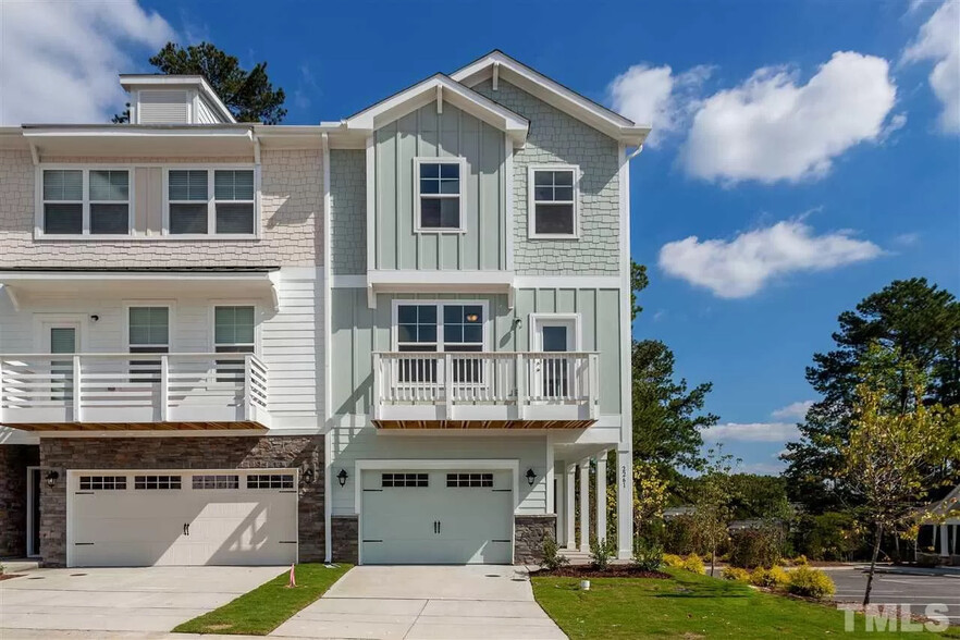 Building Photo - Room in Townhome on Chattering Lory Ln