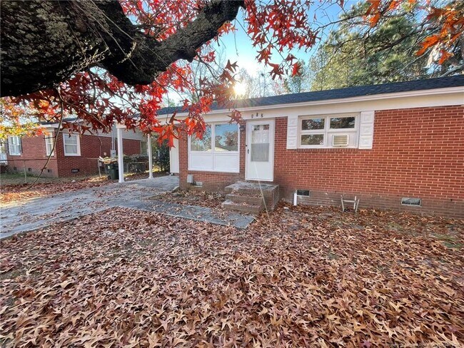 Building Photo - 502 Spring Ave