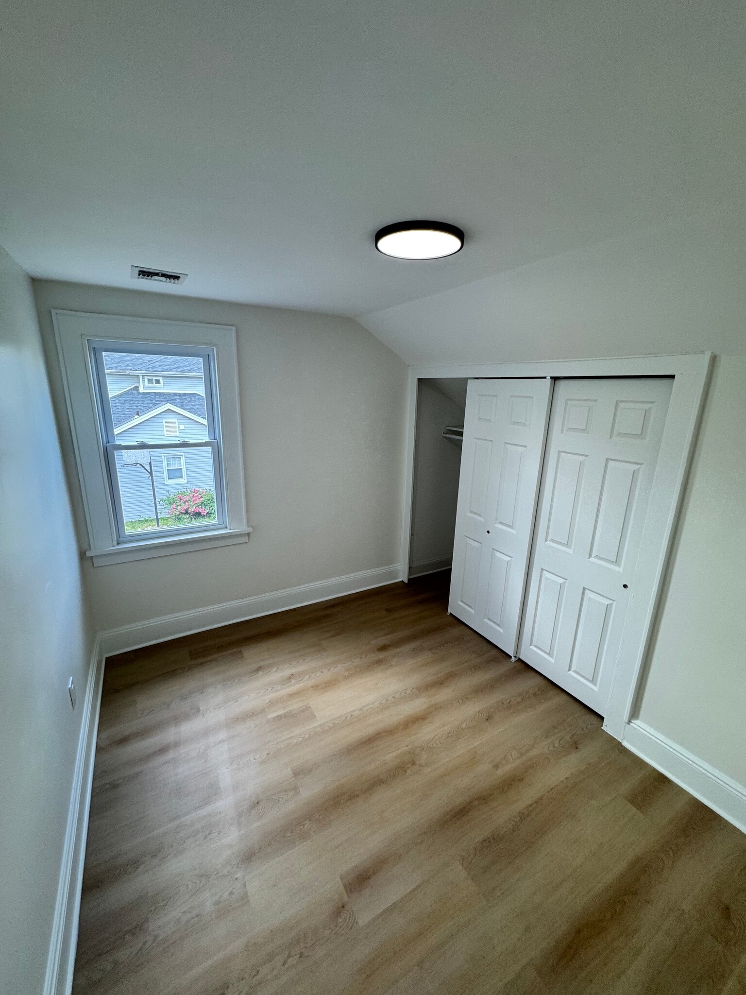 Building Photo - 41 Marinus St
