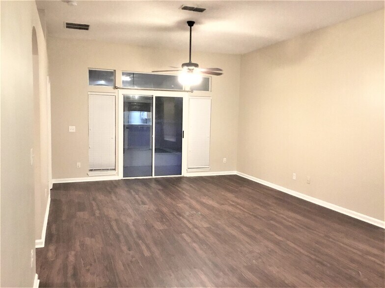 Building Photo - 12755 Black Angus Dr