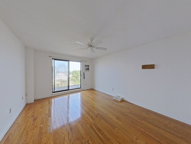 Building Photo - 85 E Squantum St
