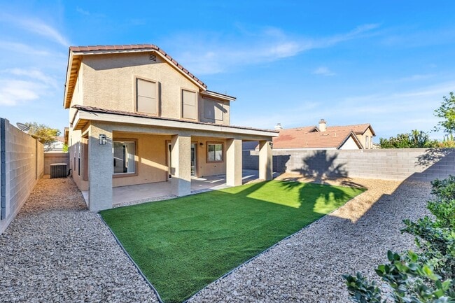 Building Photo - Stunning Remodeled Summerlin Home!