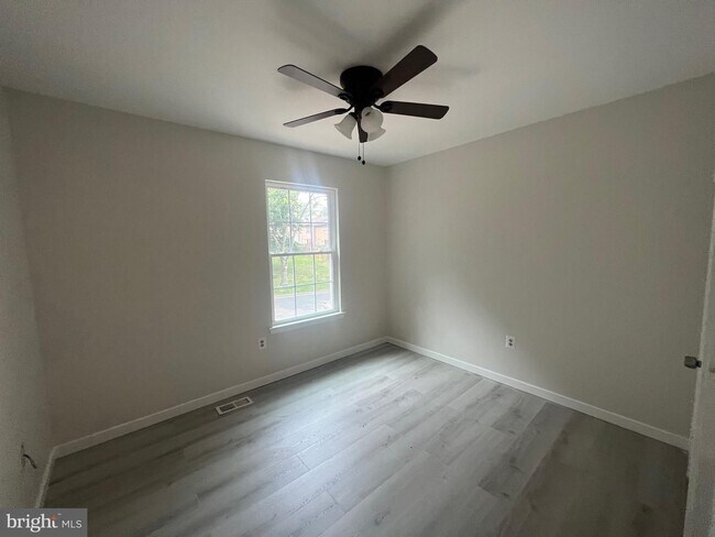 Building Photo - 4200 Gerry Ln