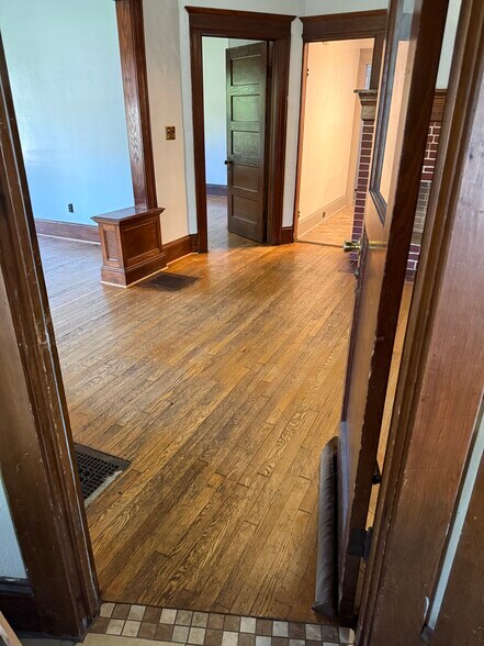 Building Photo - 4816 S Salina St