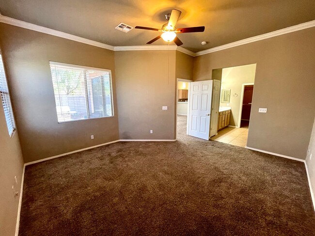 Building Photo - Nice 2 Bedroom Home in Desert Foothills Co...