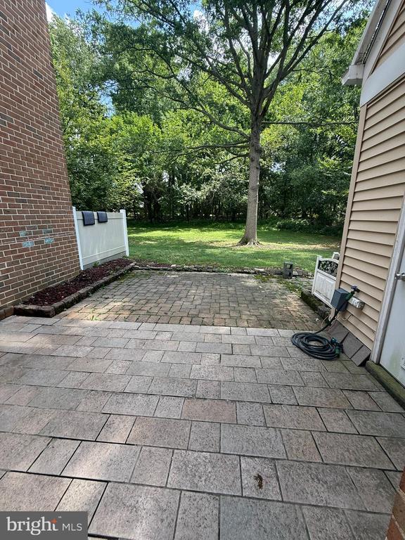 Building Photo - 1080 Pendleton Ct