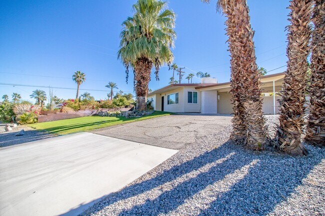 Building Photo - Spacious 2-Bedroom Home with Private Pool & Office In the Cove!