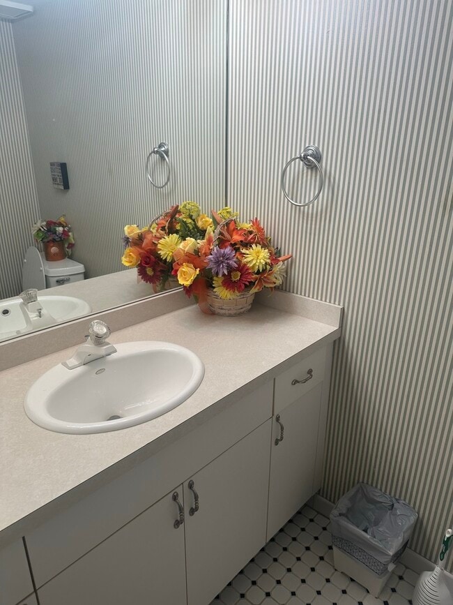 Building Photo - 5221 James Ln