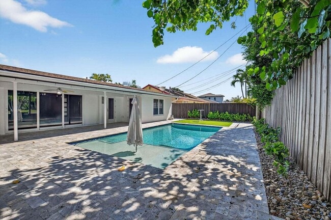 Building Photo - 714 SW 25th Ave