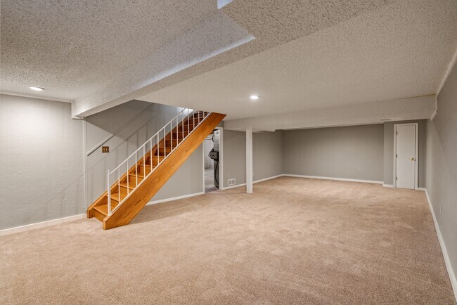 Building Photo - 4521 SW 33rd Terrace