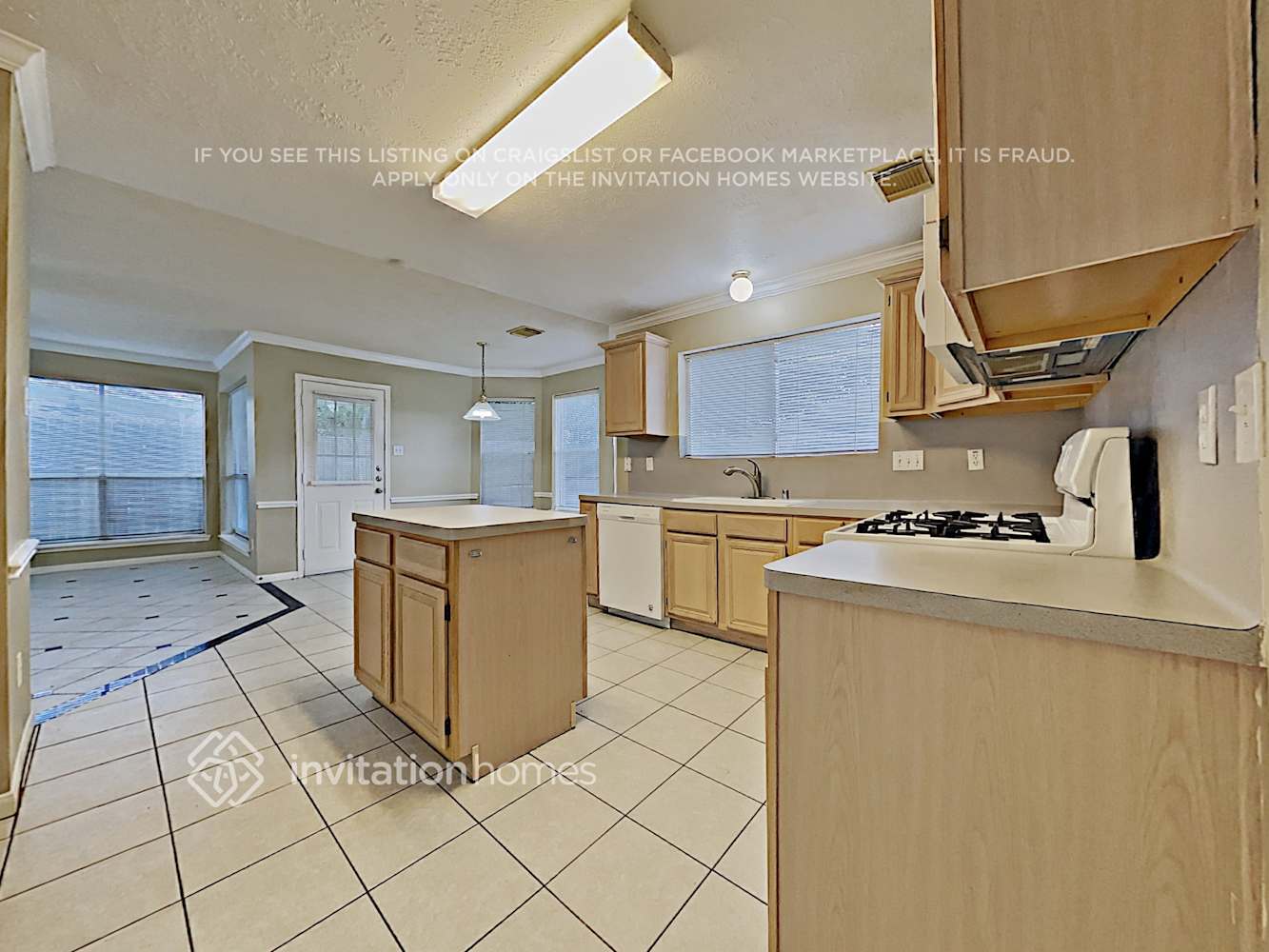Building Photo - 8006 Carmel Cir