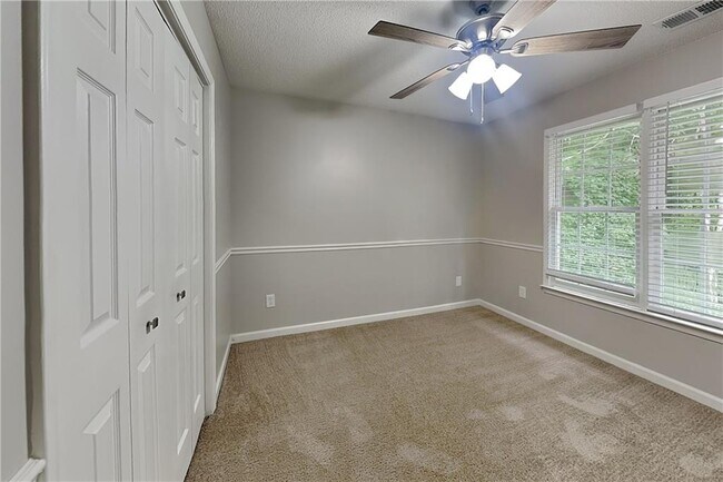 Building Photo - 360 Warrenton Dr