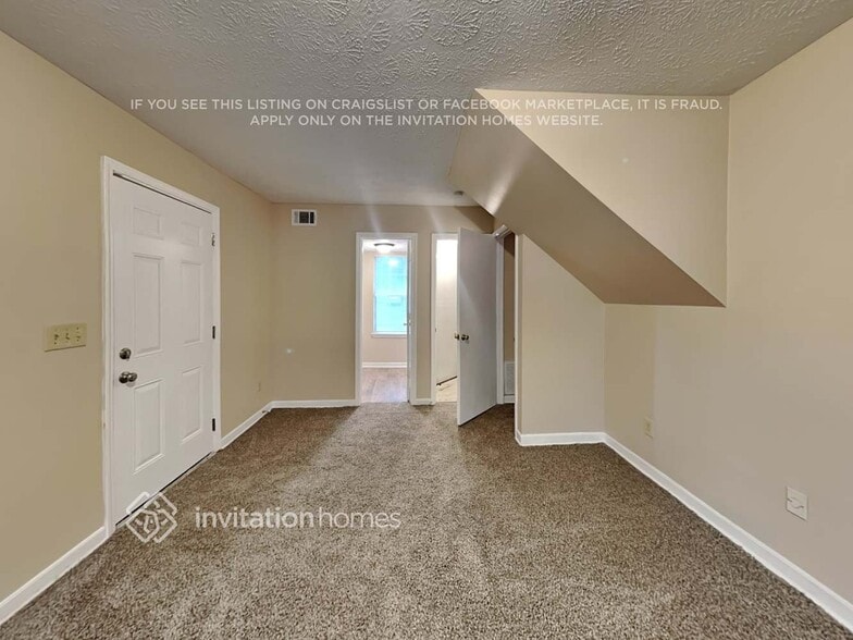 Building Photo - 245 Gemstone Pl