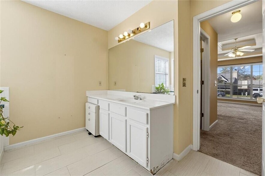 Building Photo - 2600 Avalon Pl