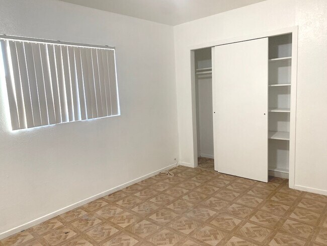 Building Photo - 1026 E Highland Ave