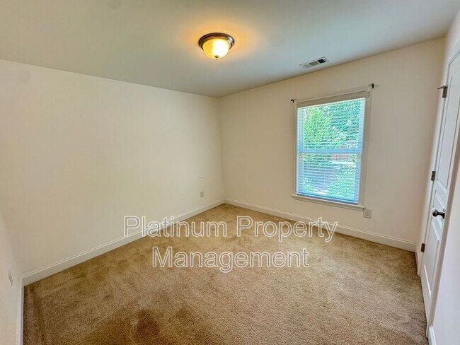 Building Photo - 2045 Birmingham Ct
