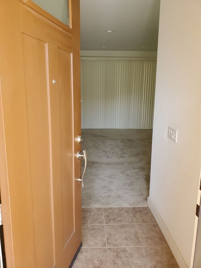Building Photo - 4 Bedroom 4 Bath Home in The Farm Tract Lo...