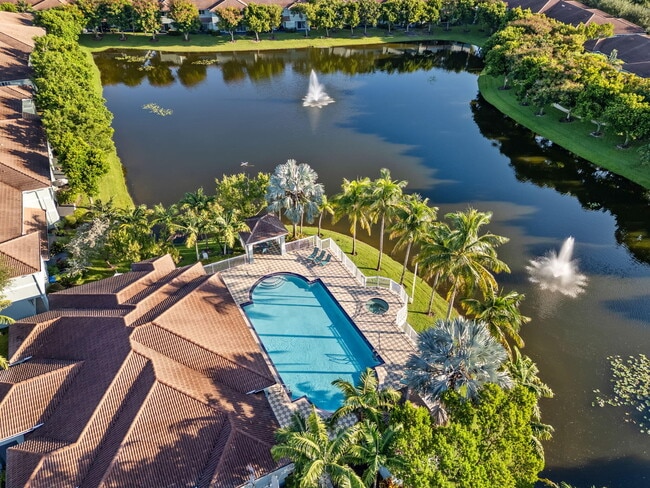 Building Photo - 1927 Alamanda Way