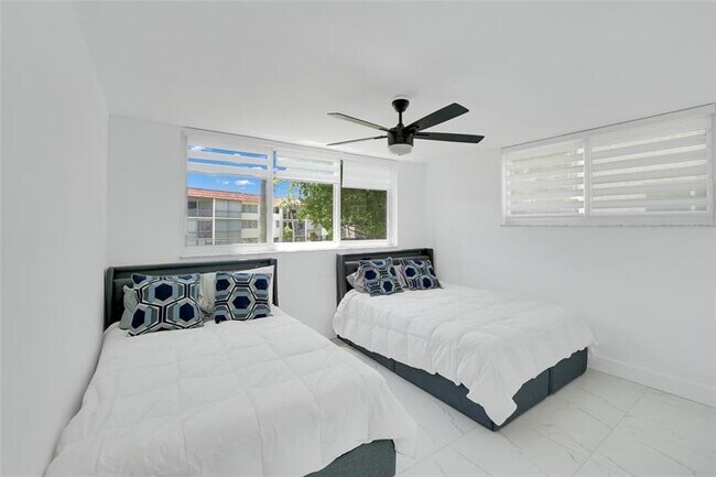 Building Photo - 8911 S Hollybrook Blvd