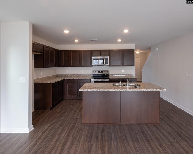 Building Photo - 3025 Hallsdale Dr