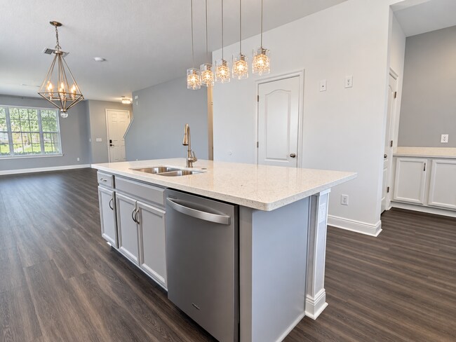 Building Photo - 6603 Calamondin Dr
