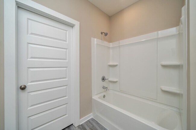 Building Photo - 5505 Blue Jay Cir