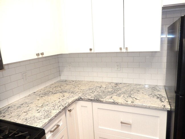 Building Photo - 211 Bridgepath Dr