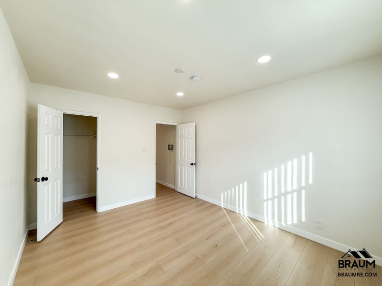 Building Photo - 7333 Woodman Ave