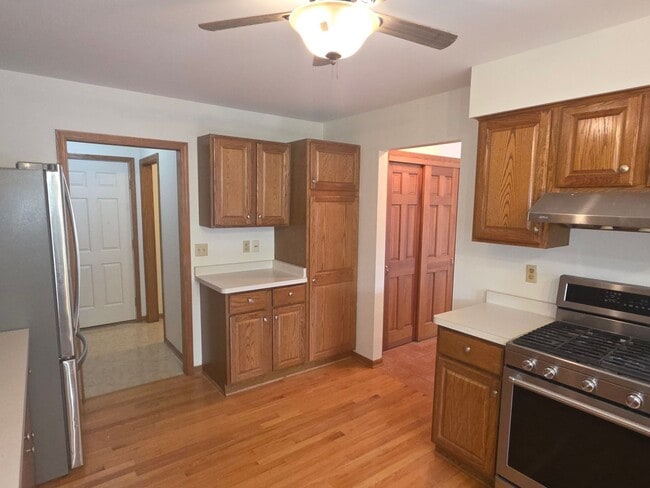 Building Photo - 3207 S Ridge Crest Ct