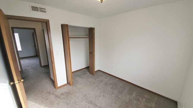 Building Photo - 412 N 18th Ave