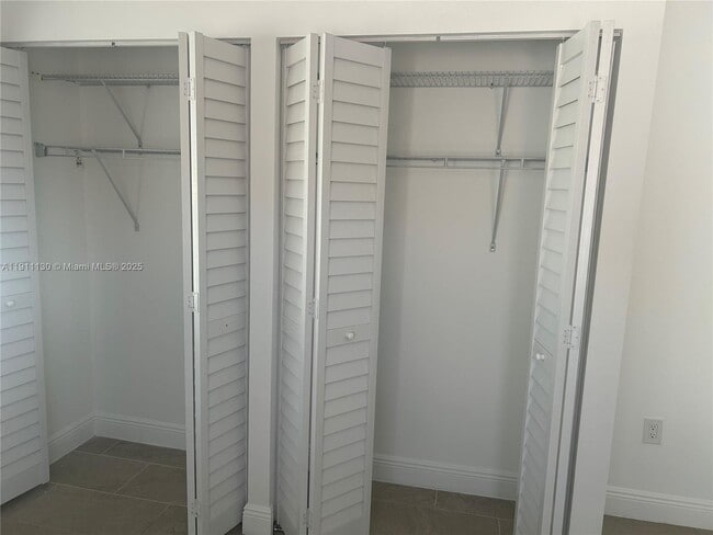 Building Photo - 711 NW 55th St