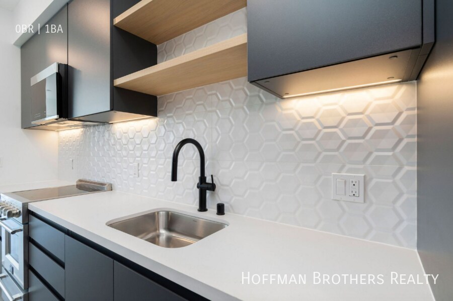 Building Photo - 3450 W 43rd St