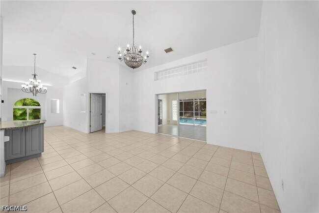 Building Photo - 2614 7th St W